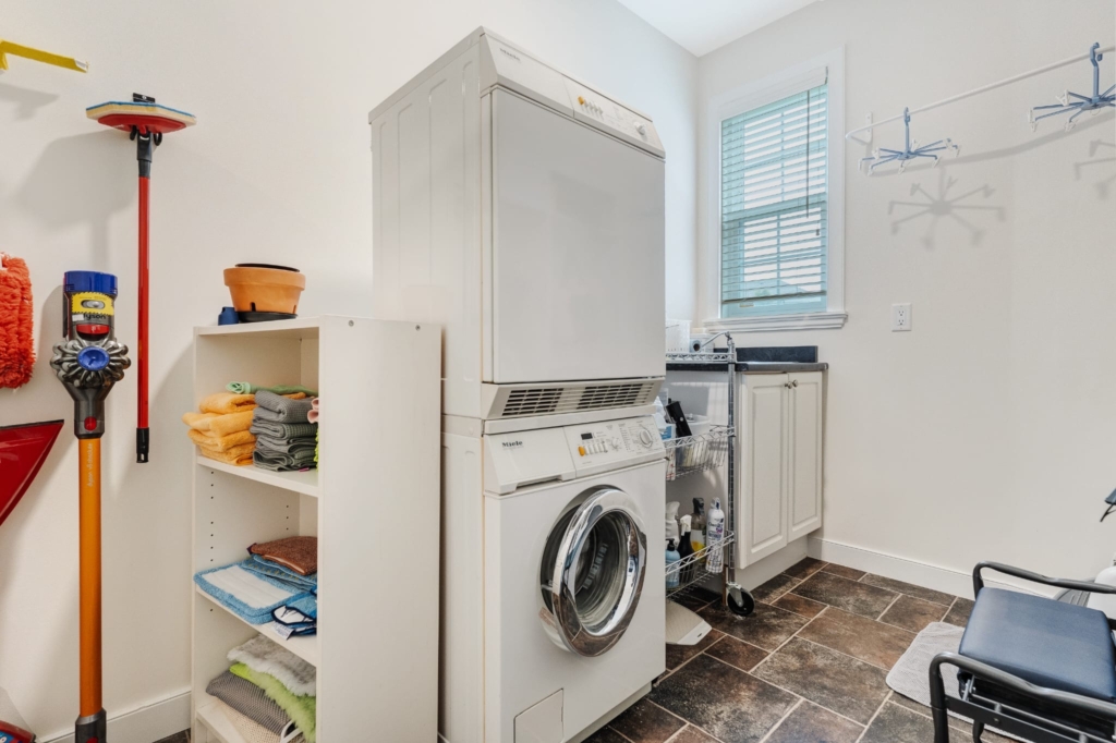 f453e684-038f-421e-ba3b-63fb48550f74